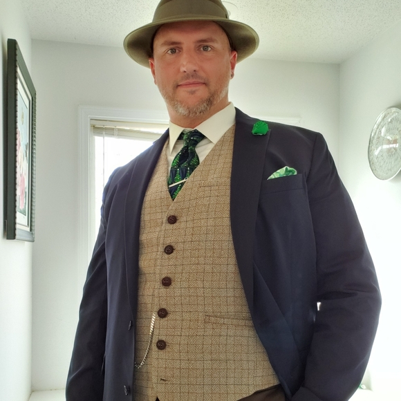 Meet your Posher, Erik - Picture 2 of 8